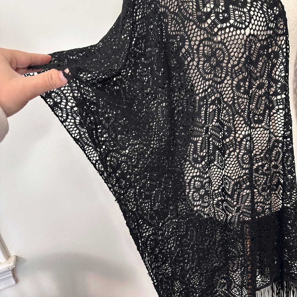 VTG Black Crochet Lace Kimono Fringe Swim Cover Up Boho Festival Whimsigoth OS - Picture 3 of 8